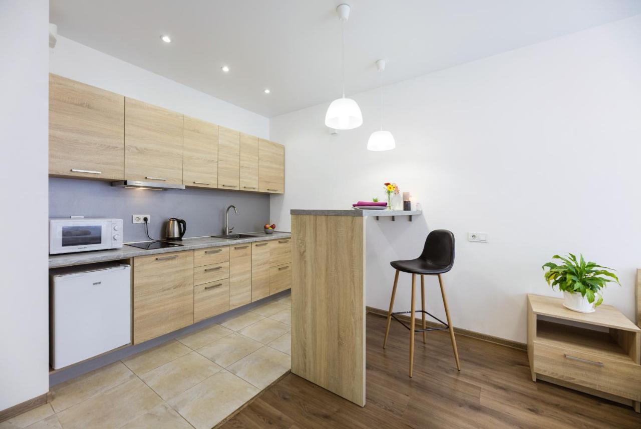 Nyvky Like Home - Studio - Apt 20 Kiev Ngoại thất bức ảnh